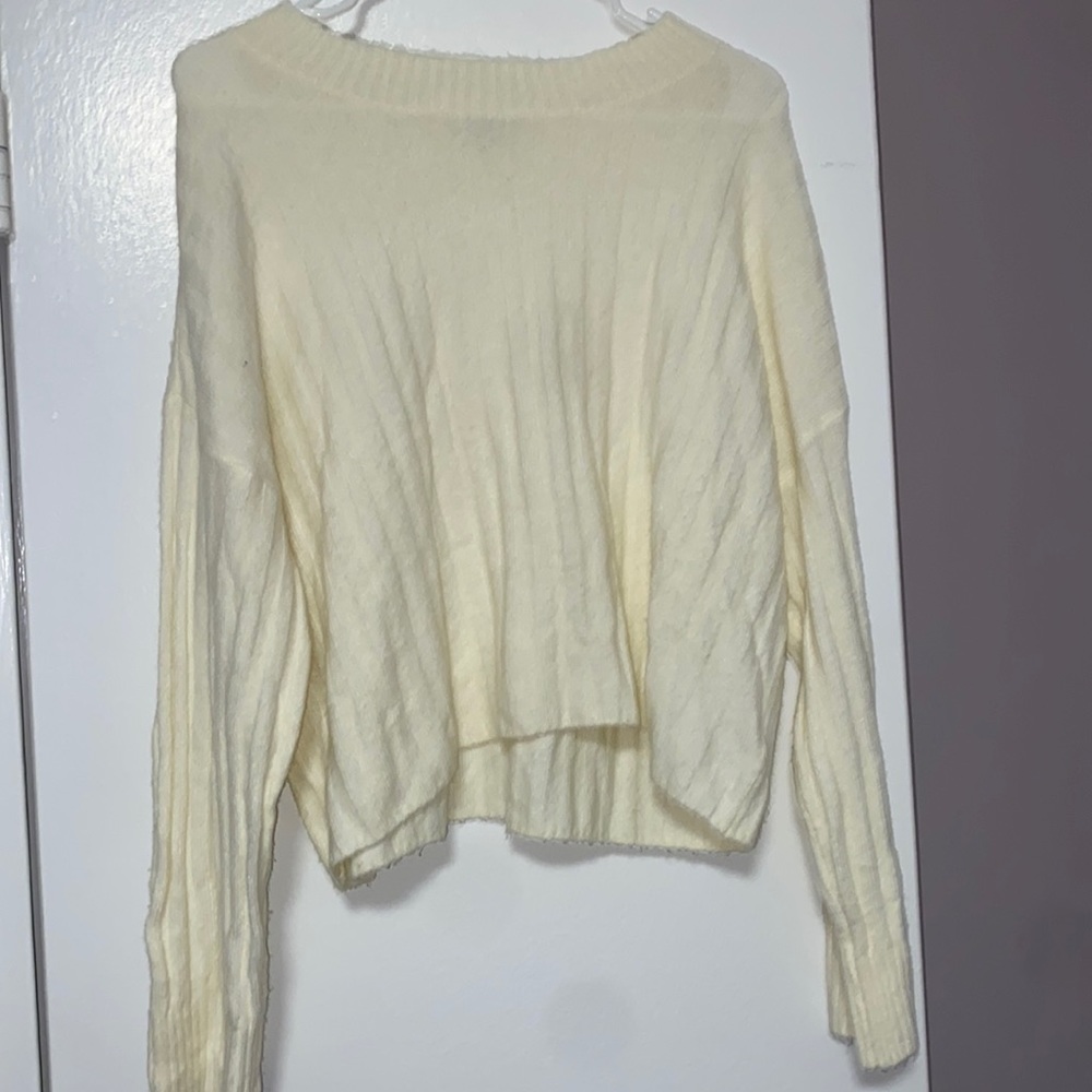 Size M sweater from‎ American Eagle